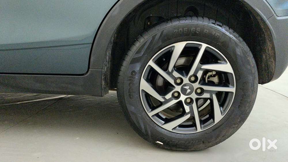 Mahindra Xuv300 W6 Amt Diesel, 2023, Diesel