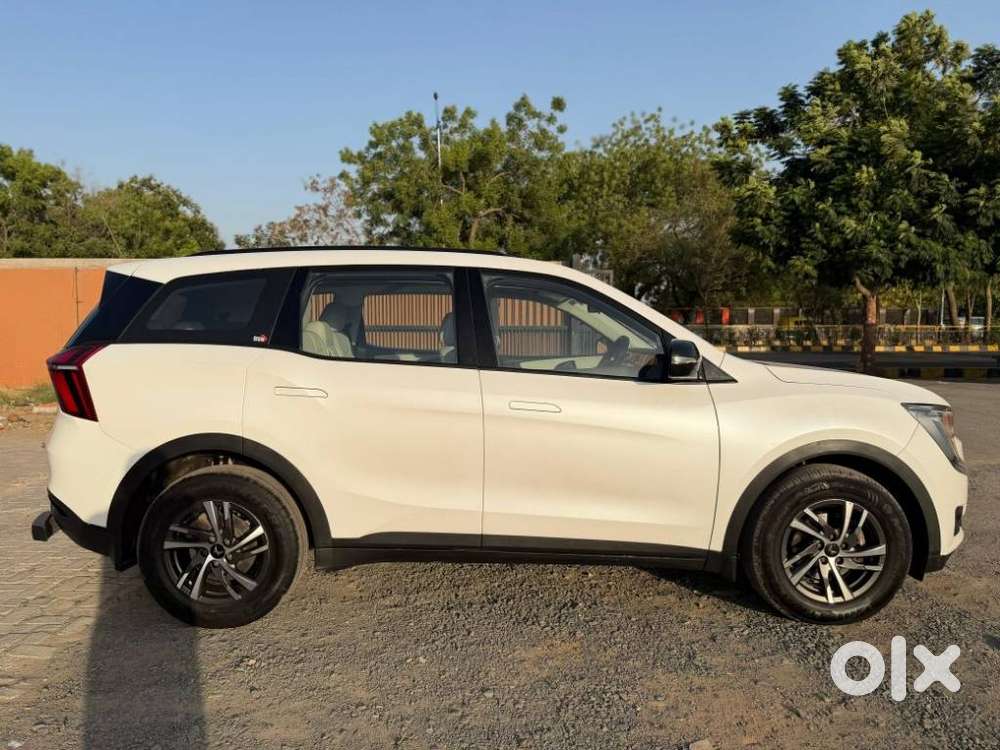 Mahindra Xuv700 2.2 Ax 5 Diesel At 7 Str, 2025, Diesel