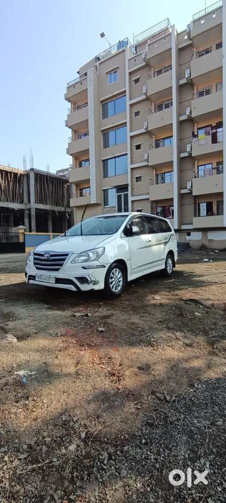 Toyota Innova 2014 Diesel 130000 Km Driven