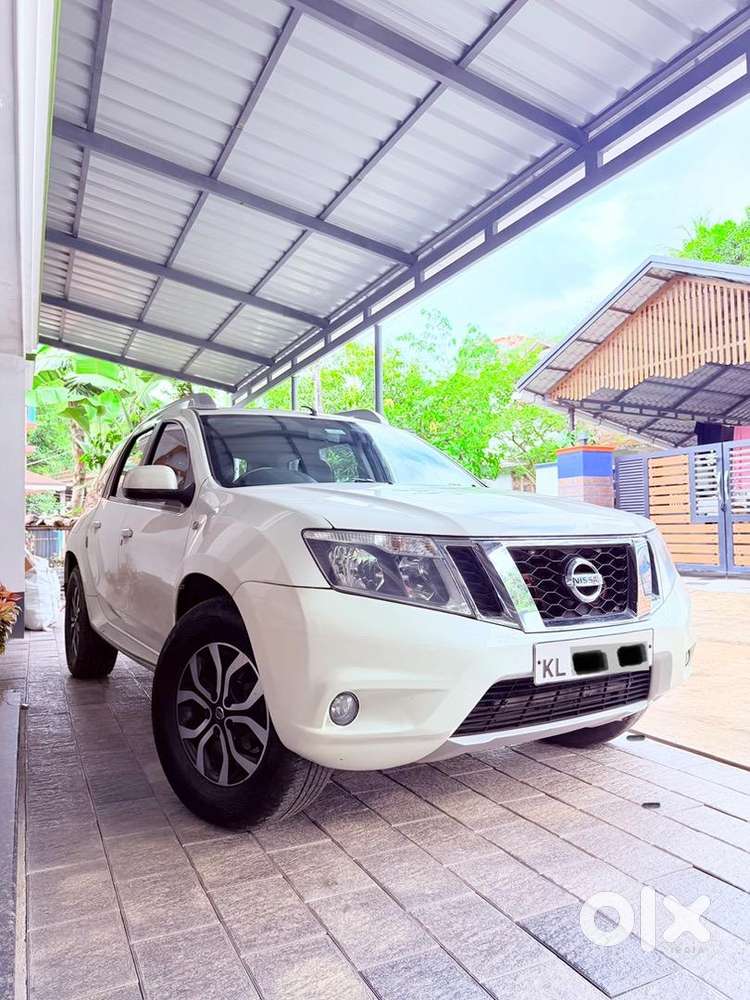 Nissan Petrol Car 2014
