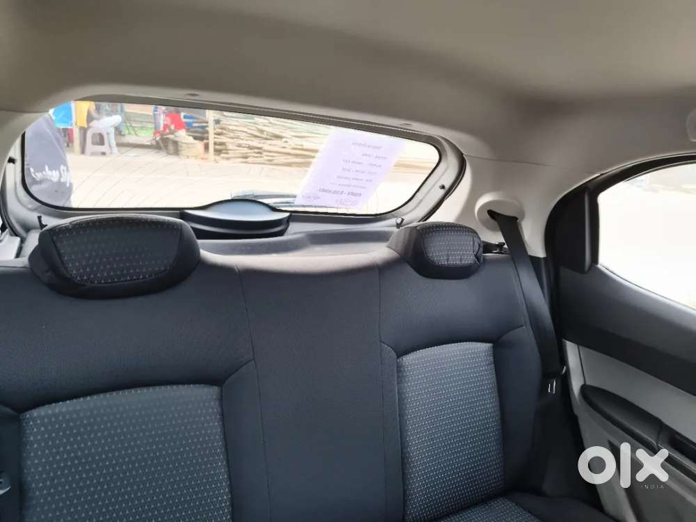 Tata Tiago Xe, 2016, Petrol