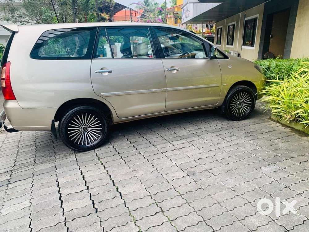 Toyota Innova 2007 Diesel 180000 Km Driven