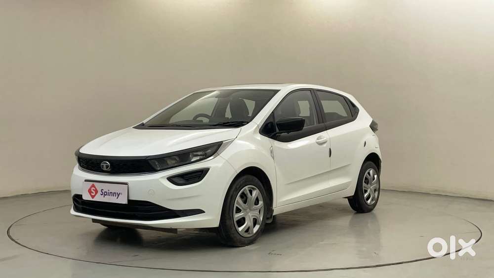 Tata Altroz Xm (s) Petrol, 2025, Petrol