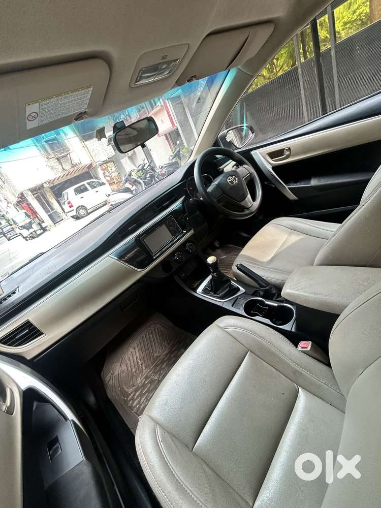 Toyota Corolla Altis 1.8 J, 2015, Petrol
