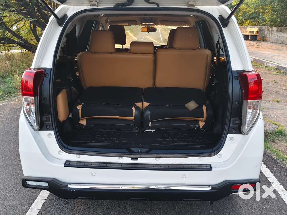Toyota Innova Crysta 2.4 V, 2016, Diesel