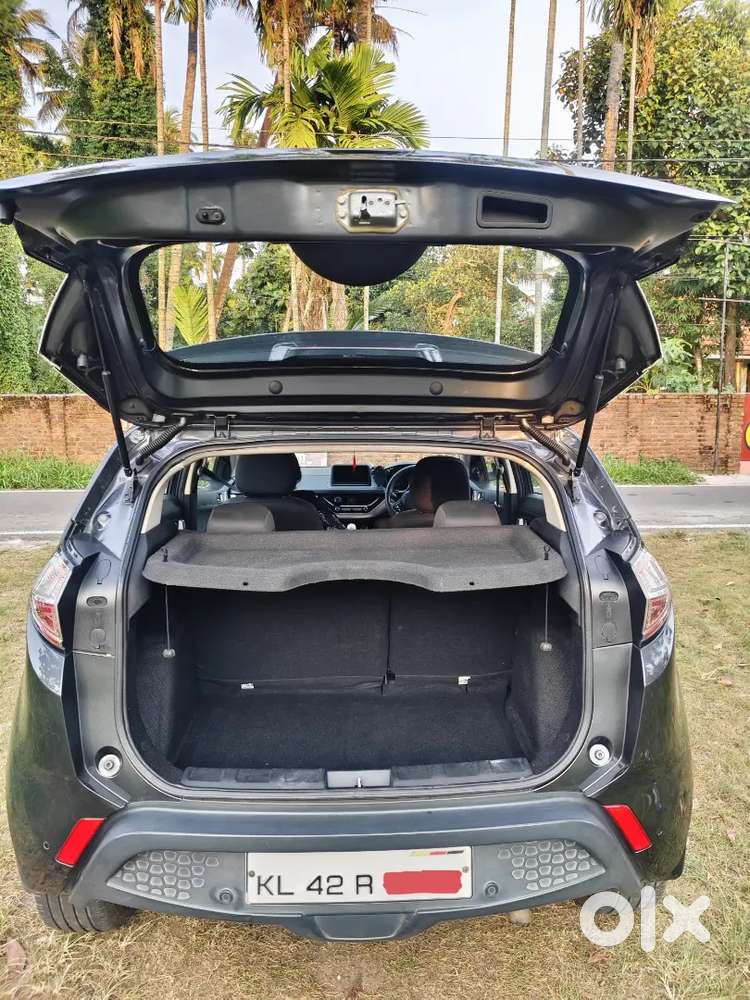 Tata Nexon 2018 Diesel Full Option 20+kmpl  Mileage 2019 July Regn.