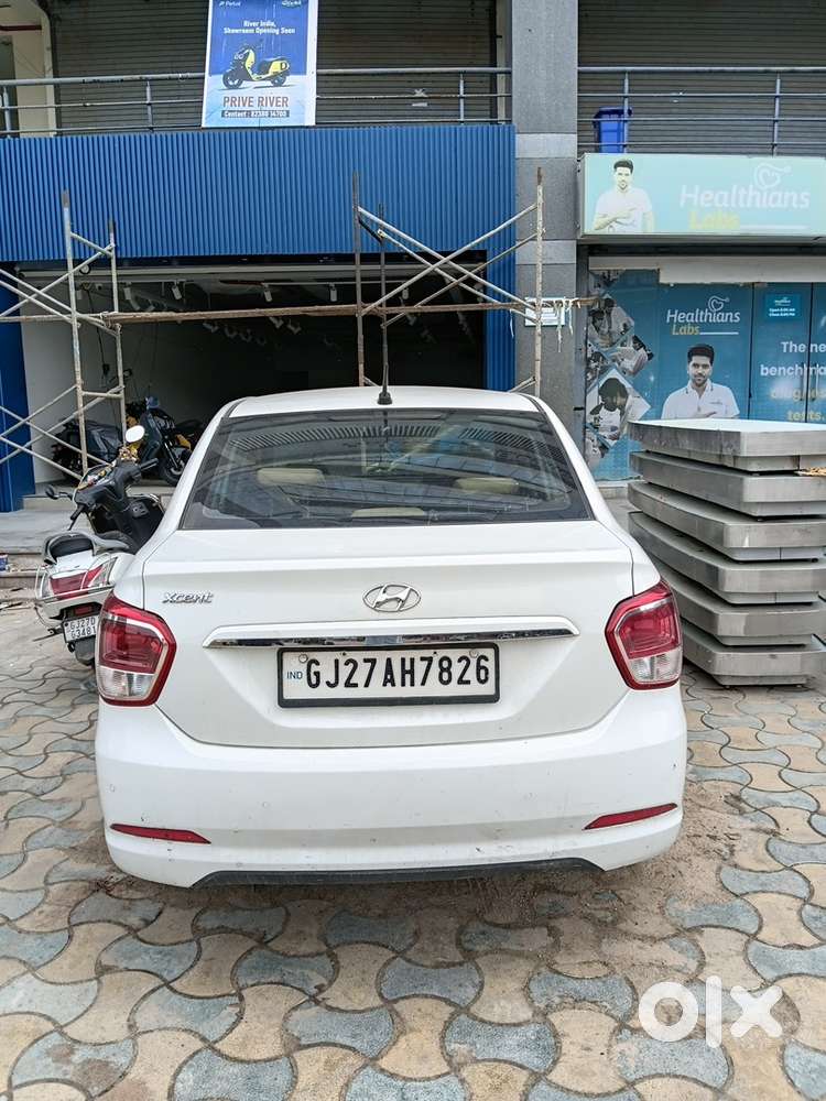 Hyundai Xcent Petrol 2015