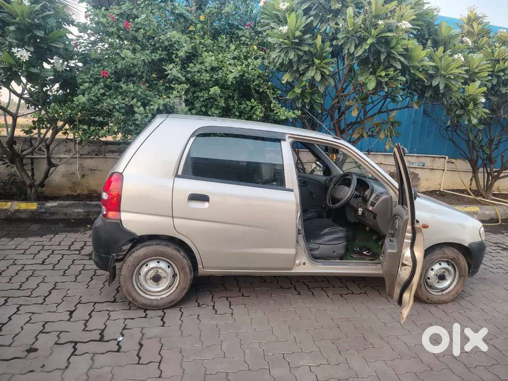 New Condition Me H Officer Ki Gadi H