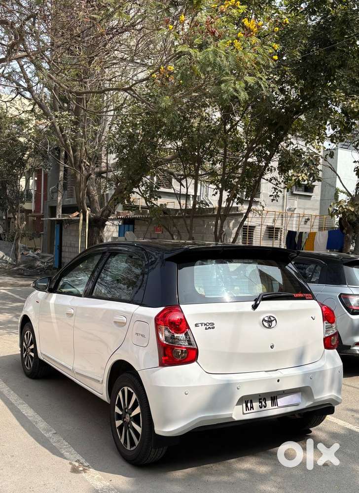 Toyota Etios Liva 1.2 Vx Dual Tone, 2018, Petrol