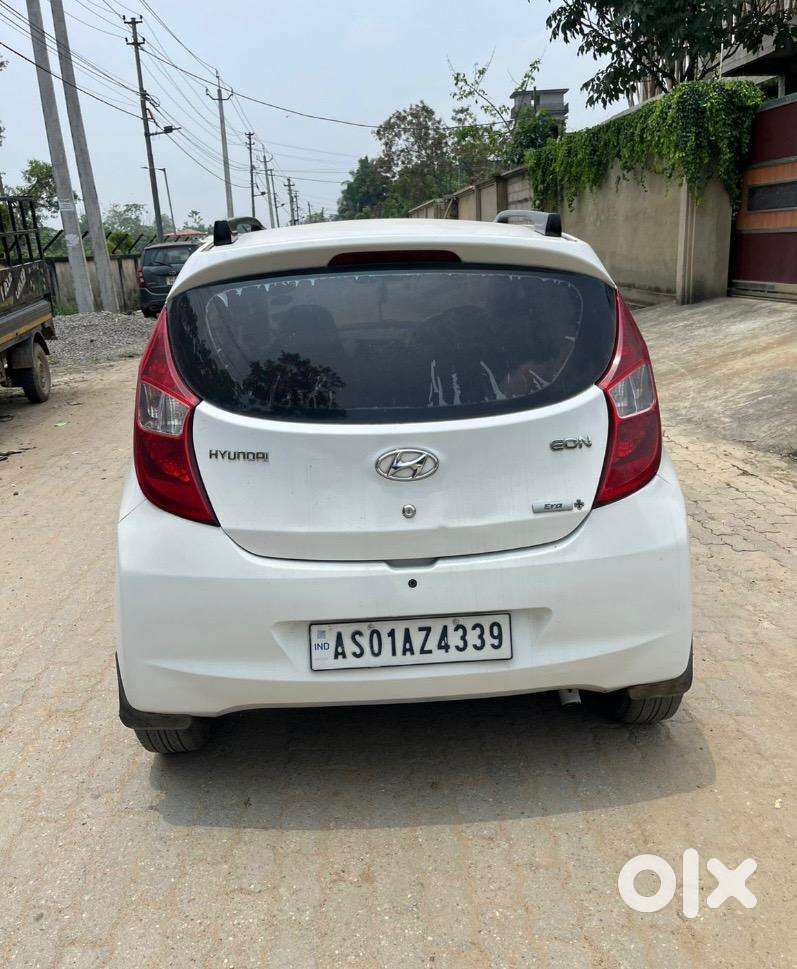 Hyundai Eon Era+ Next To Showroom Condition