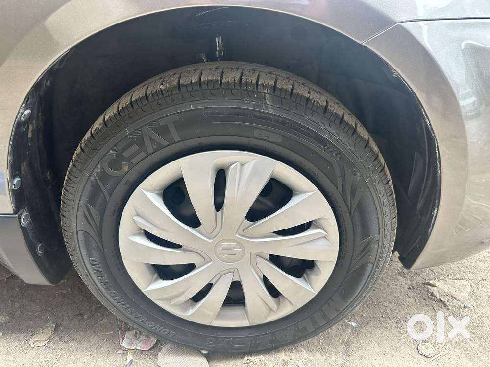 Maruti Suzuki Swift Dzire Vxi Optional, 2015, Petrol