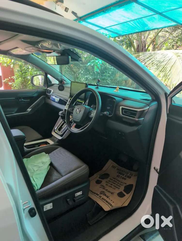 Toyota Innova Hycross 7str 2025
