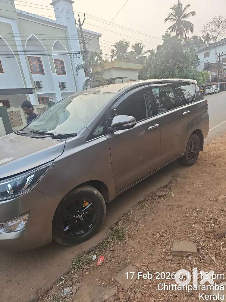 Toyota Innova Crysta 2017 Diesel Well Maintained