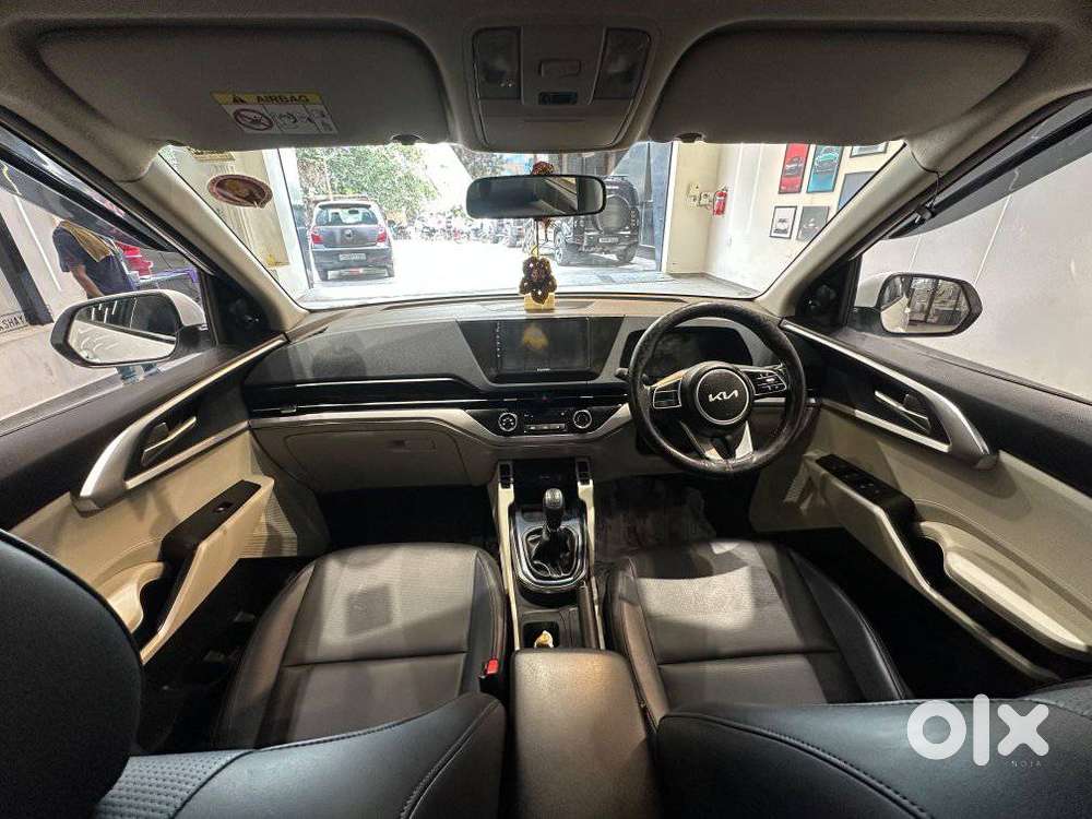 Kia Carens G 1.5 6mt Premium (o) 7-seater, 2023, Petrol