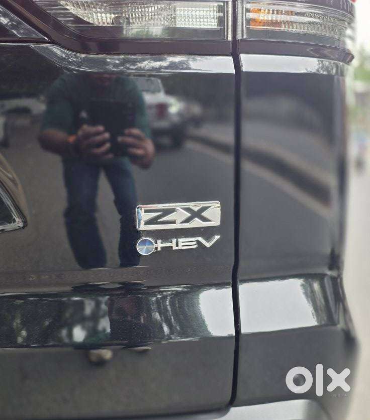 Toyota Innova Hycross 2.0 Zx (o) Hybrid 7 Str, 2025, Petrol
