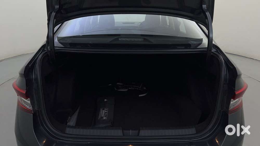 Skoda Slavia Ambition 1.0l Tsi Mt, 2022, Petrol