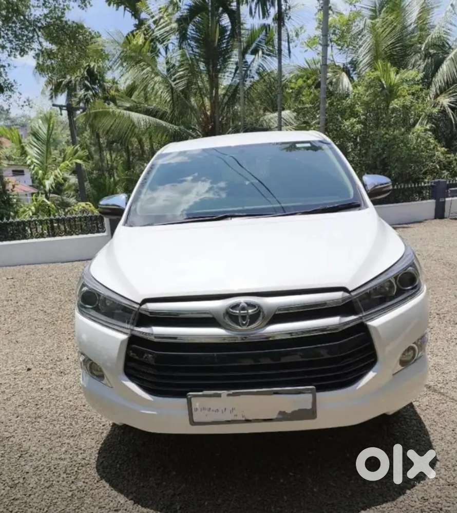 Toyota Innova Crysta 2017 Diesel Well Maintained