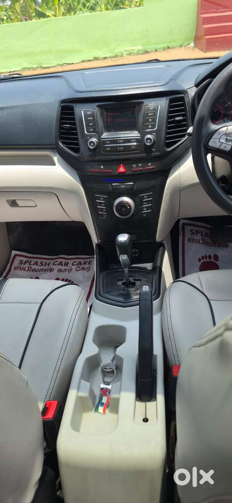 Mahindra Xuv300 1.2 W6 Amt Petrol, 2022, Petrol