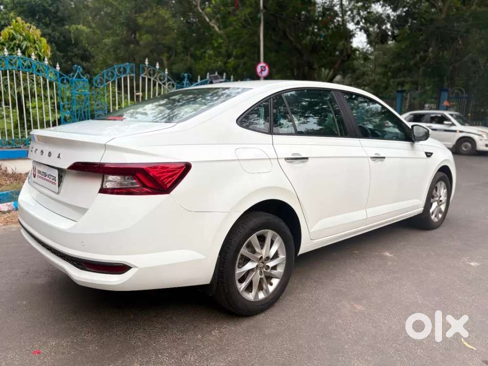 Skoda Slavia Ambition 1.0l Tsi Mt, 2023, Petrol