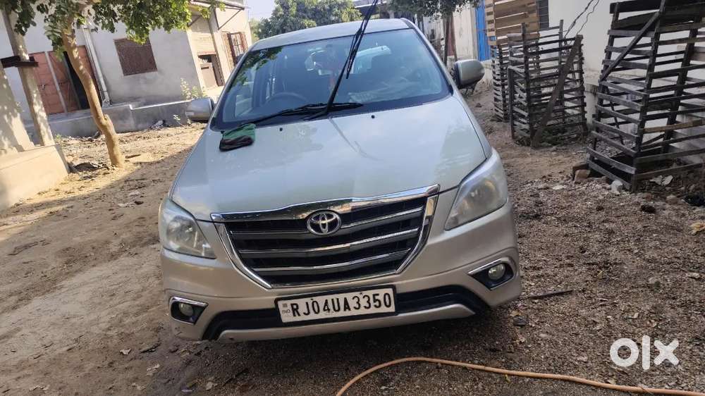 Toyota Innova 2015