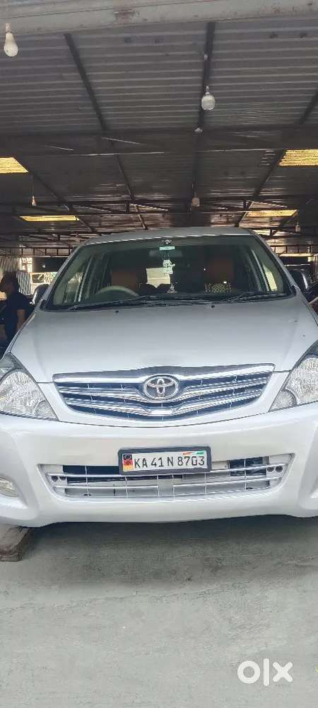 Toyota Innova 2011