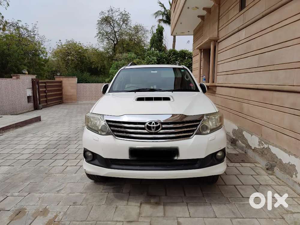 Toyota Fortuner 2012 Diesel 143000 Km Driven