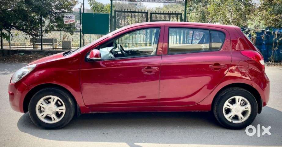 Hyundai I20 2009-2011 1.4 Asta (at), 2011, Petrol