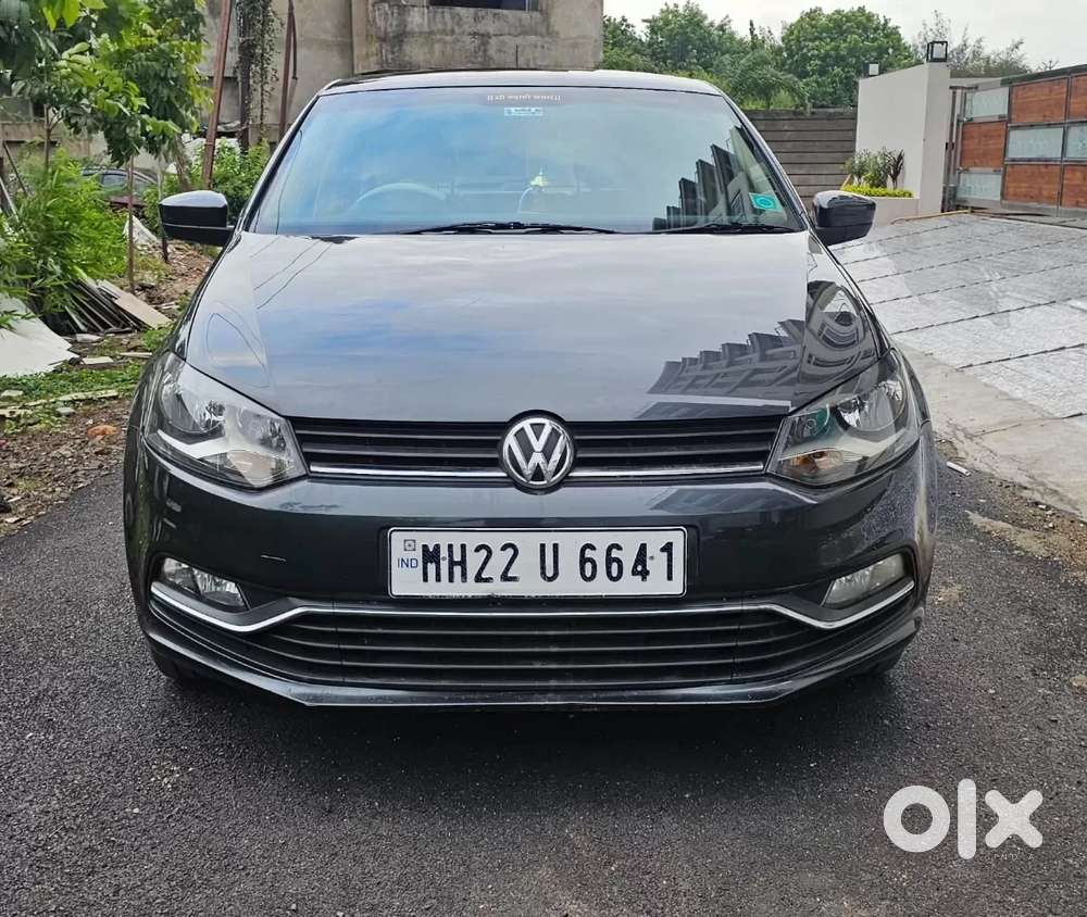 Volkswagen Polo Petrol Highline 1.2l, 2015, Petrol