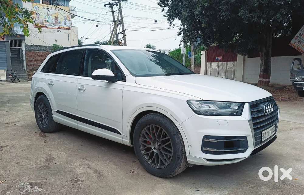 Audi Q7 3.0 Tdi 2019. Full Insured Valued 35 Lakhs.