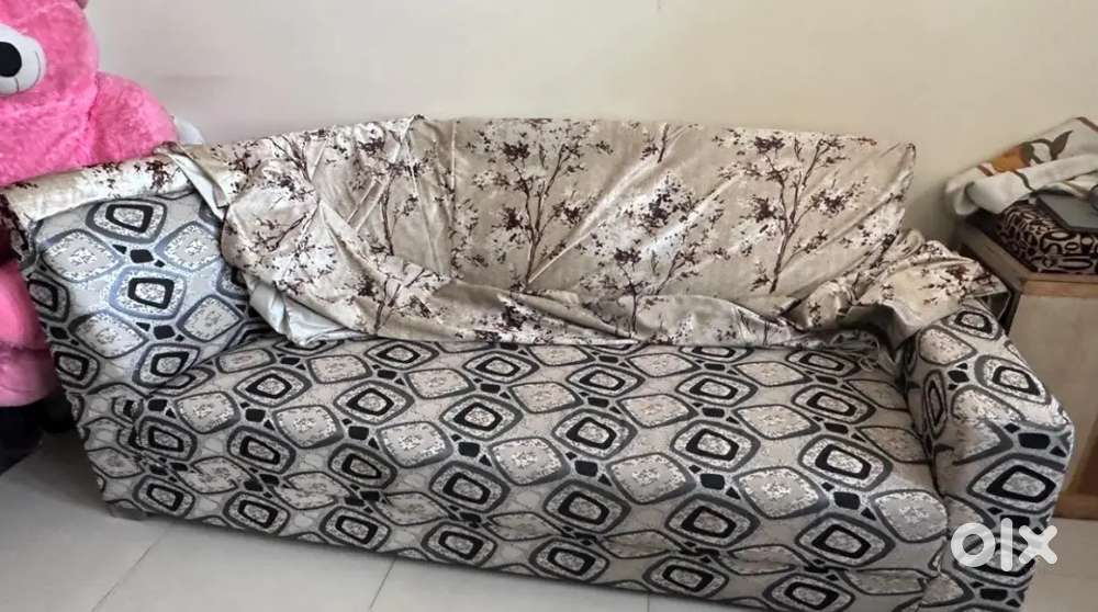 I want to sell my 12 seter sofa with center table