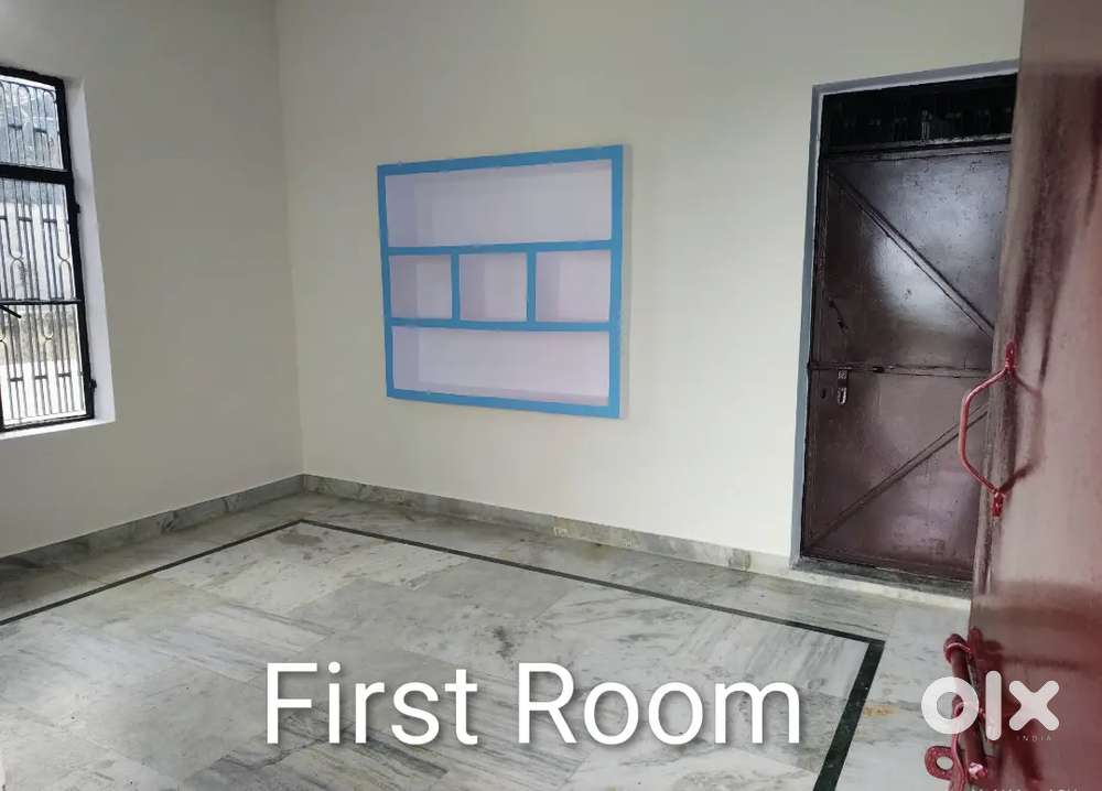 2 room set  available for rent