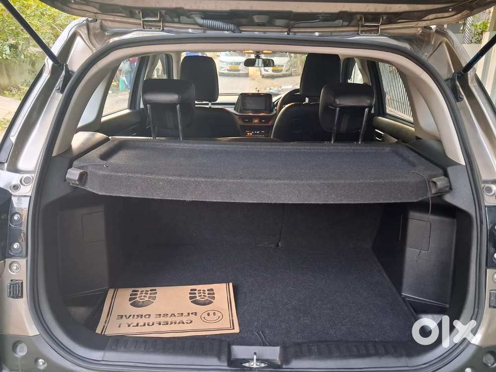 Maruti Suzuki Brezza 1.5 Zxi At Smart Hybrid, 2023, Petrol