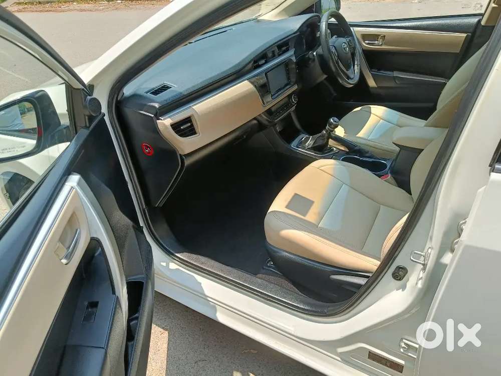 Corolla Altis 2015 Gl Top Variant Petrol