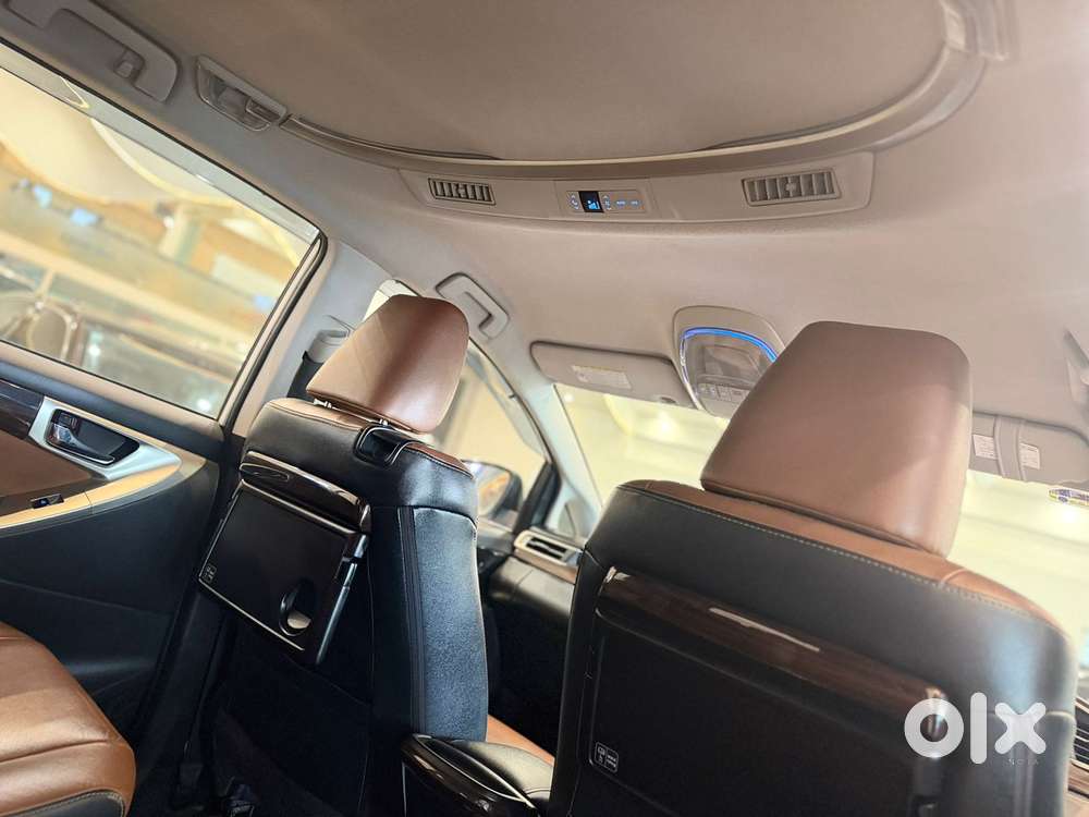 Toyota Innova Crysta 2.8z Automatic, 2017, Diesel