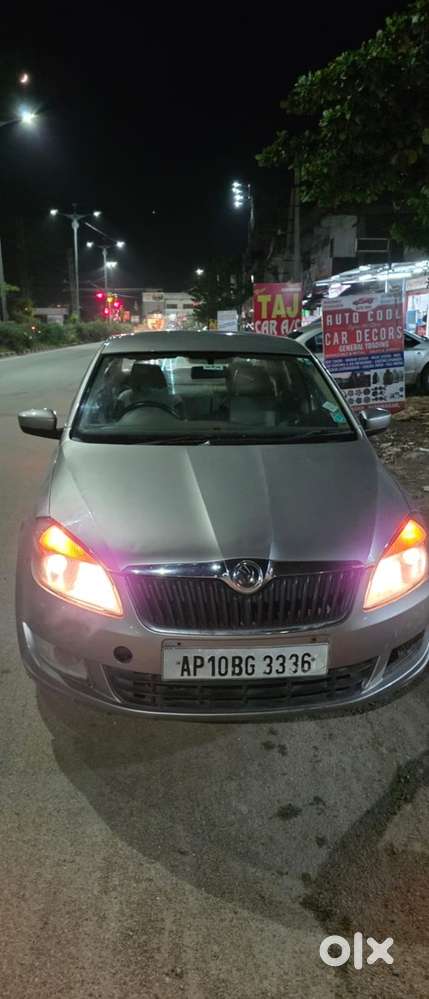 Skoda Rapid 1.6 Elegance 2014