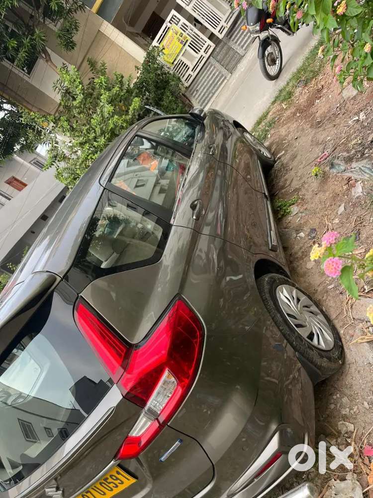 Maruti Suzuki Ertiga Vxi 2024