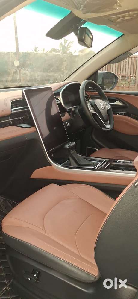 Mg Hector Plus Sharp Pro 1.5 Turbo Petrol Cvt 6 Str, 2023, Petrol