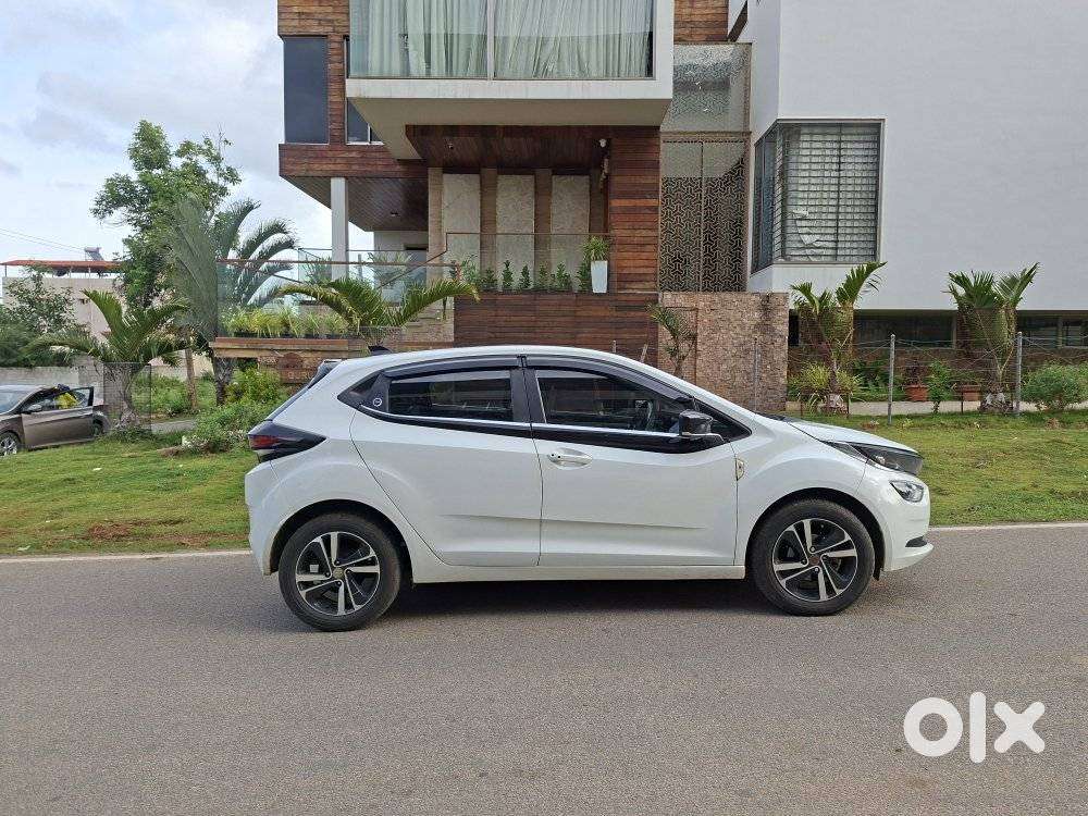 Tata Altroz Xz Plus (s) Icng, 2023, Cng & Hybrids