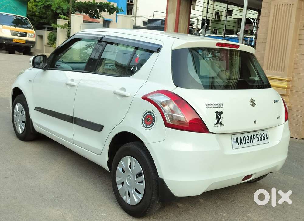 Maruti Suzuki Swift Vxi + Manual, 2011, Petrol