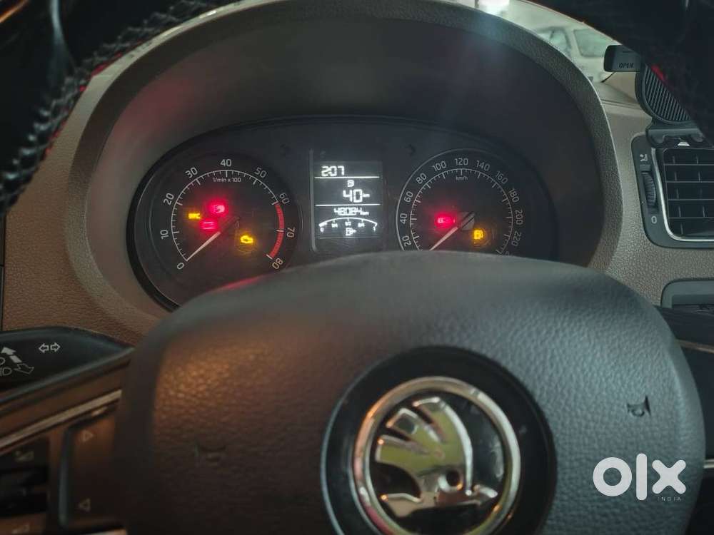 Skoda Rapid 2015 Top Variant 48000 Kms Petrol/cng