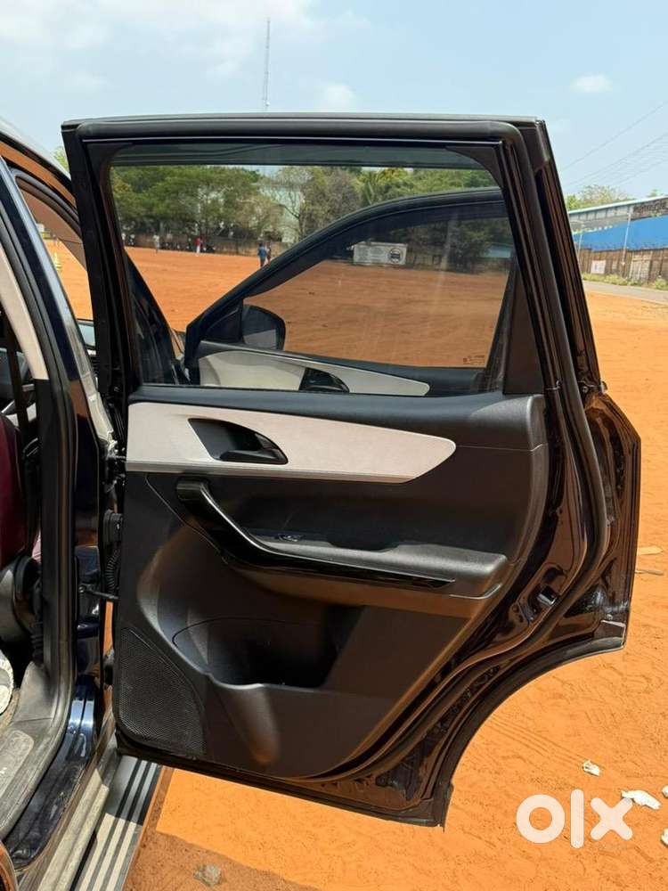 Mahindra Xuv700 2024 Diesel Well Maintained