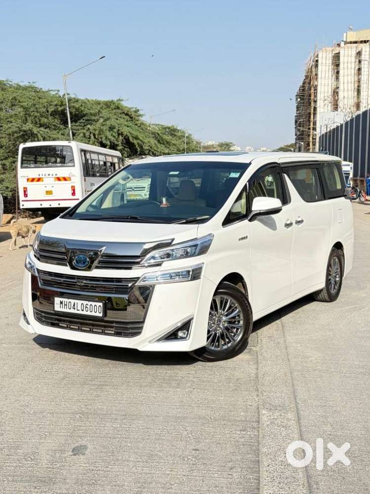 Toyota Vellfire 2.5 Hybrid, 2023, Petrol