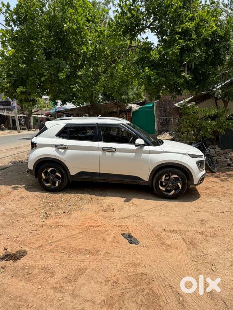 Hyundai  Venue Diesel Car 2019 In Best Condition With Sunroof