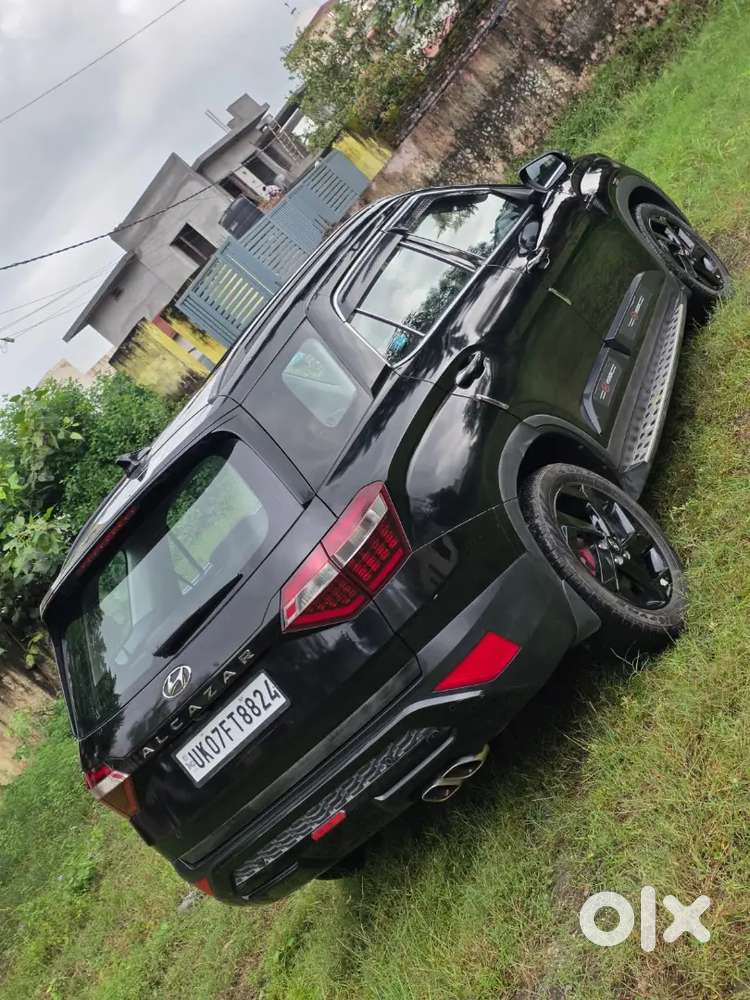 Hyundai Alcazar  Signature (o) Seater 
Petrol 
Automatic Top