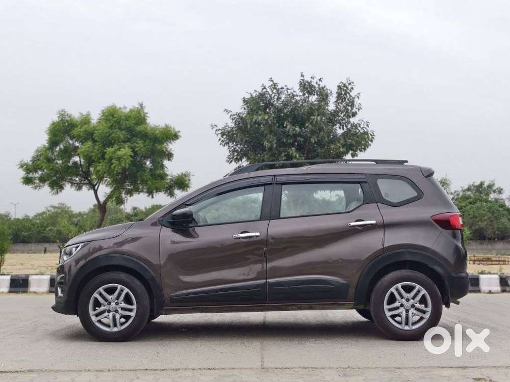 Renault Triber Rxz, 2022, Petrol
