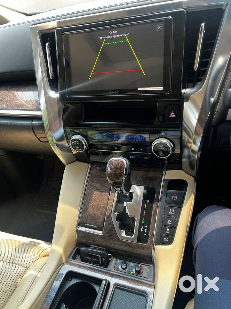 Toyota Vellfire 2.5 Hybrid, 2022, Petrol