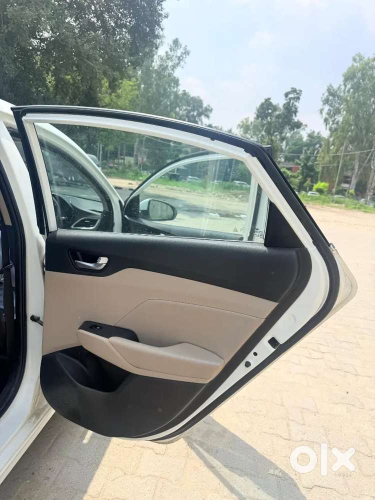 2018 Hyundai Verna Sx(o) Diesel Manual | White