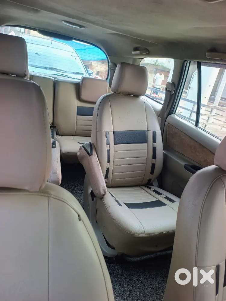 Toyota Innova Hycross 2011