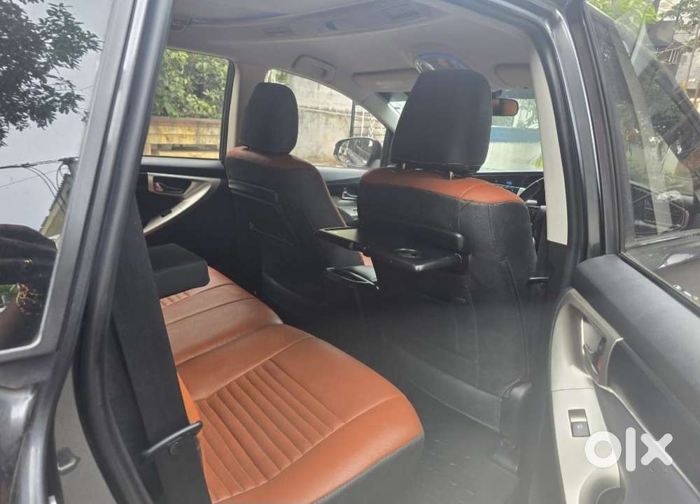 Toyota Innova Crysta 2.4 V 8 Str, 2017, Diesel
