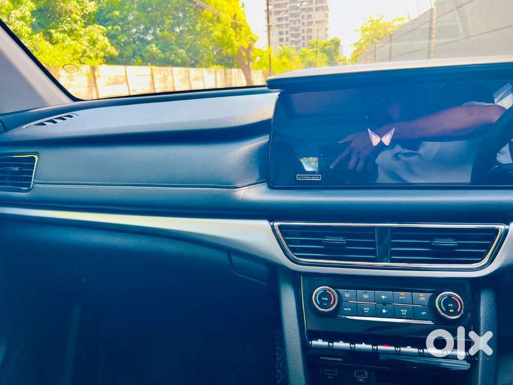 Mahindra Xuv700 2.2 Ax 7 Diesel Mt Str, 2025, Diesel